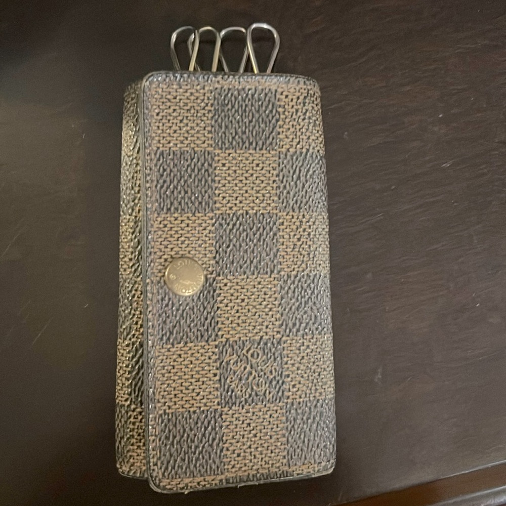 Lv key holder